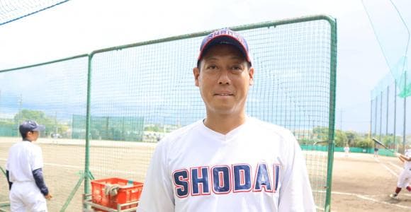 リーグ戦とスポーツマンシップでチームをさらに前向きに、たくましく。千葉商大付、吉原拓監督の挑戦