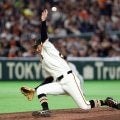 巨人・竹丸 珍プレーでピンチ切り抜け