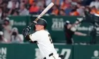 巨人・吉川尚輝 負傷で途中交代